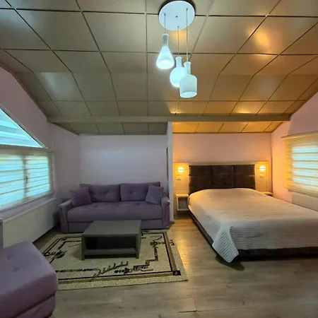 Kompleksi Lyhnidas Hotel