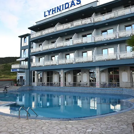 ホテル Kompleksi Lyhnidas ポグラデツ