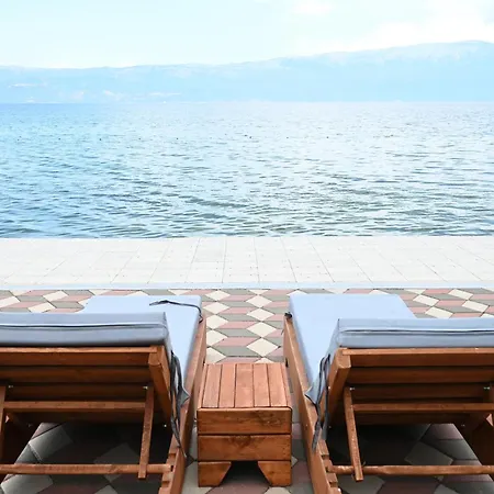 Hotel Kompleksi Lyhnidas